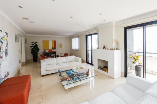 Comprar apartamento mobiliado com 4 quartos e piscina. Animais permitidos. — foto 5
