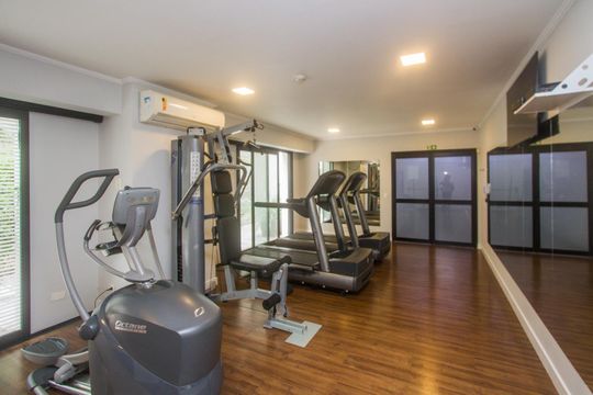 Comprar apartamento mobiliado com 4 quartos e piscina. Animais permitidos. — foto 50