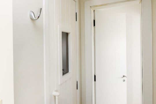 Comprar apartamento mobiliado com 4 quartos e piscina. Animais permitidos. — foto 40