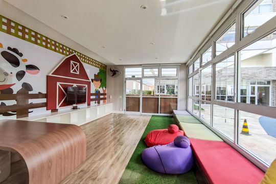 Apartamento mobiliado na Vila Mariana com 3 suítes, varanda e academia no condomínio. Ideal para comprar. — Brinquedoteca