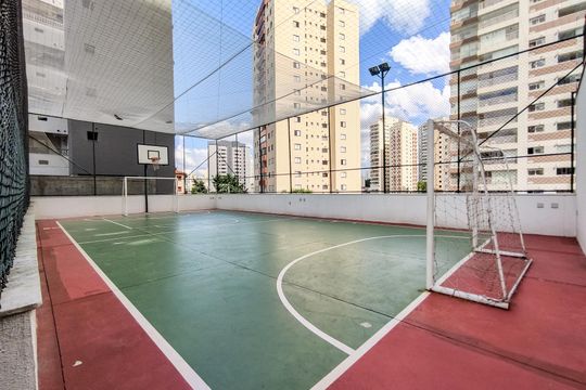 Apartamento mobiliado na Vila Mariana com 3 suítes, varanda e academia no condomínio. Ideal para comprar. — Quadra