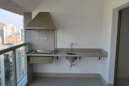 Compra apartamento mobiliado na Vila Clementino, 2 quartos, aceita animais. — Varanda