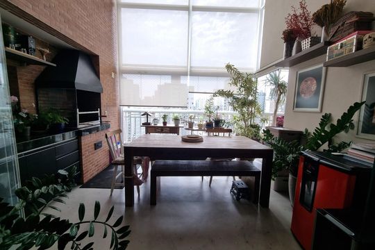 Apartamento mobiliado com 3 quartos na Vila Cordeiro, perfeito para comprar. — Cozinha
