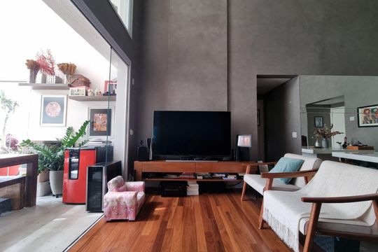 Apartamento mobiliado com 3 quartos na Vila Cordeiro, perfeito para comprar. — Sala