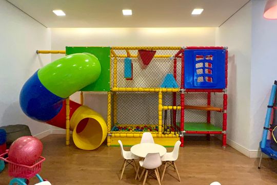 Apartamento mobiliado para comprar, 3 suítes, churrasqueira e varanda. — Área comum