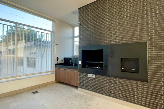 Apartamento mobiliado para comprar, 3 suítes, churrasqueira e varanda. — Área comum - Churrasqueira