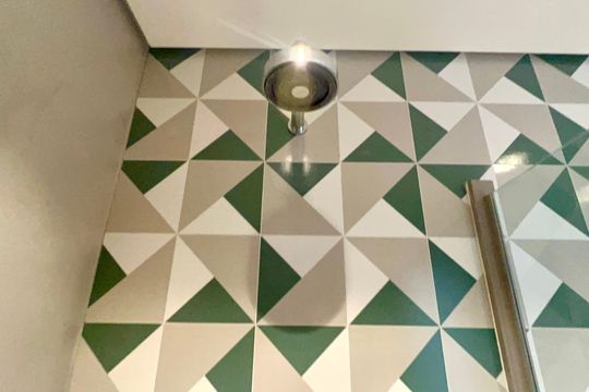 Apartamento mobiliado para comprar, 3 suítes, churrasqueira e varanda. — Banheiro da Suíte 1