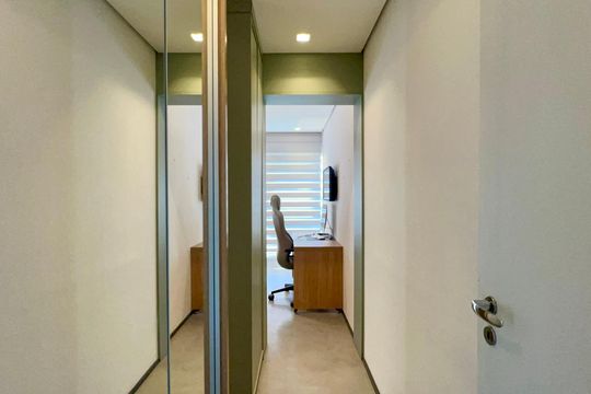 Apartamento mobiliado para comprar, 3 suítes, churrasqueira e varanda. — Suíte 1