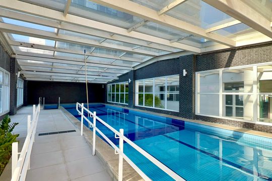 Apartamento mobiliado para comprar, 3 suítes, churrasqueira e varanda. — Área comum