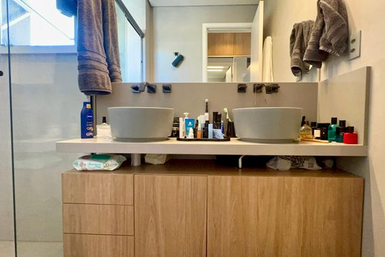 Apartamento mobiliado para comprar, 3 suítes, churrasqueira e varanda. — Banheiro da Suíte 3