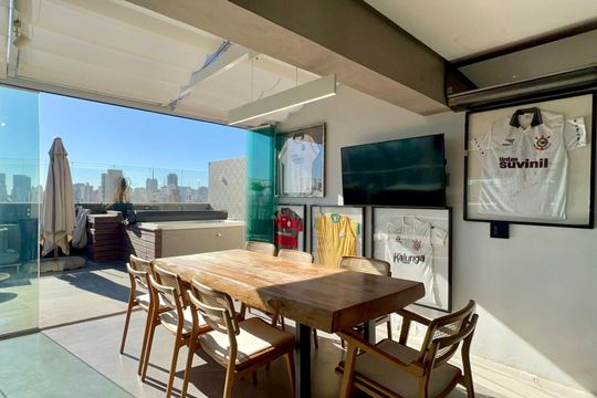 Apartamento mobiliado para comprar, 3 suítes, churrasqueira e varanda. — Varanda Gourmet