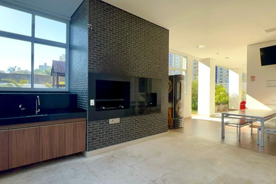 Apartamento mobiliado para comprar, 3 suítes, churrasqueira e varanda. — Área comum - Churrasqueira