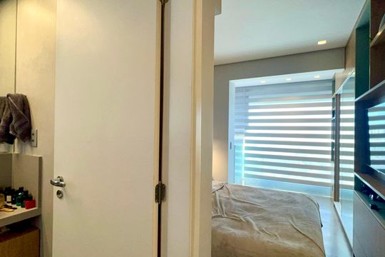 Apartamento mobiliado para comprar, 3 suítes, churrasqueira e varanda. — Suíte 3