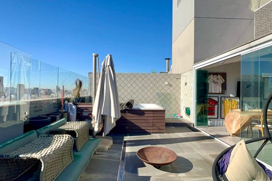 Apartamento mobiliado para comprar, 3 suítes, churrasqueira e varanda. — Varanda Gourmet