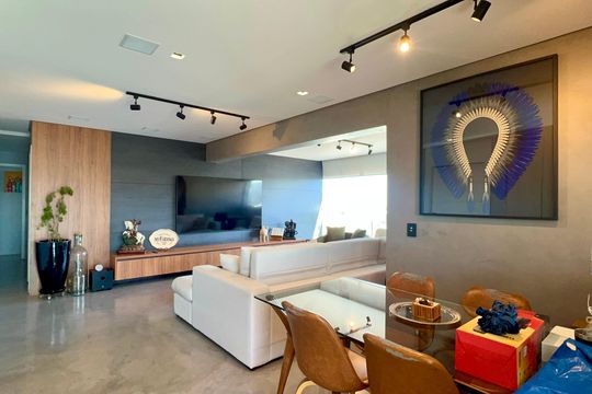 Apartamento mobiliado para comprar, 3 suítes, churrasqueira e varanda. — Sala de Jantar