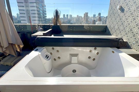 Apartamento mobiliado para comprar, 3 suítes, churrasqueira e varanda. — Varanda Gourmet