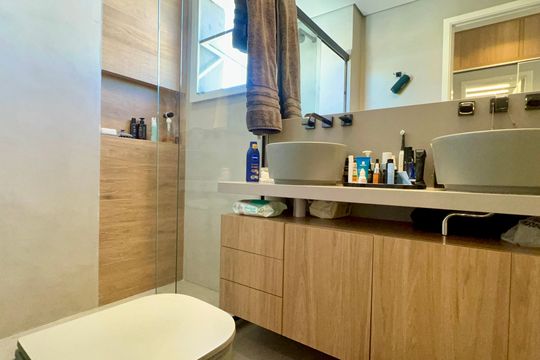 Apartamento mobiliado para comprar, 3 suítes, churrasqueira e varanda. — Banheiro da Suíte 3