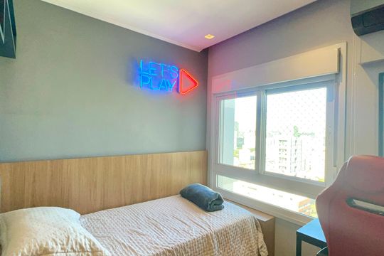 Apartamento mobiliado para comprar, 3 suítes, churrasqueira e varanda. — Suíte 2