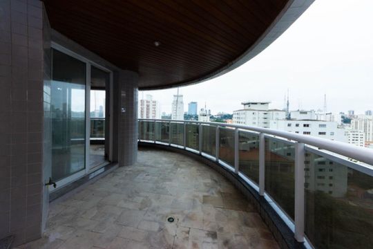 Comprar apartamento mobiliado com 4 quartos, 2 suítes, varanda, closet, churrasqueira e piscina no condomínio. — foto 23