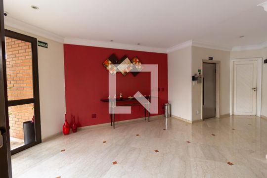 Compra apartamento mobiliado no Pacaembu com 4 quartos, 2 suítes, varanda e academia. — Hall