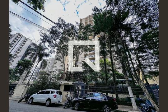 Comprar apartamento mobiliado no Brooklin, 4 quartos, 1 suíte, piscina, churrasqueira, varanda, pets permitidos. — Fachada