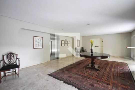 Comprar apartamento mobiliado no Brooklin, 4 quartos, 1 suíte, piscina, churrasqueira, varanda, pets permitidos. — Hall Social