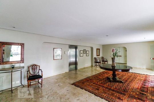 Comprar apartamento mobiliado no Brooklin, 4 quartos, 1 suíte, piscina, churrasqueira, varanda, pets permitidos. — Hall
