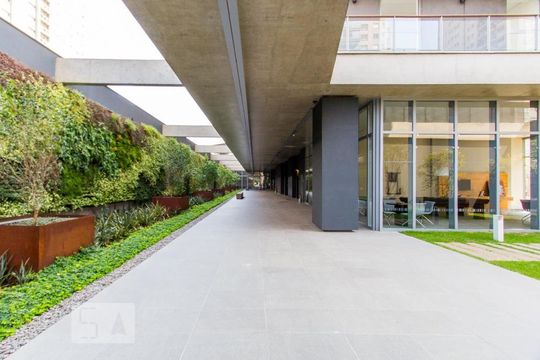 Comprar apartamento mobiliado na Vila Nova Conceição com 2 suítes, varanda gourmet e piscina no condomínio. — Hall Entrada