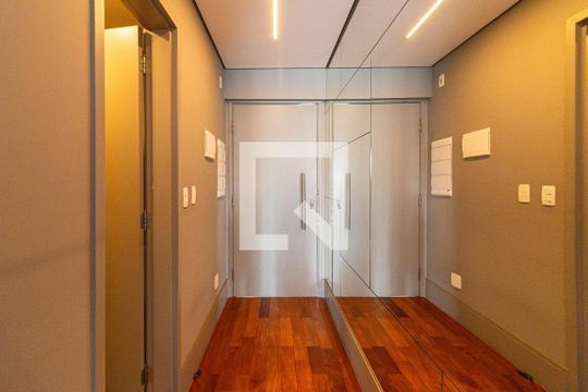 Comprar apartamento mobiliado na Vila Nova Conceição com 2 suítes, varanda gourmet e piscina no condomínio. — Hall de Entrada