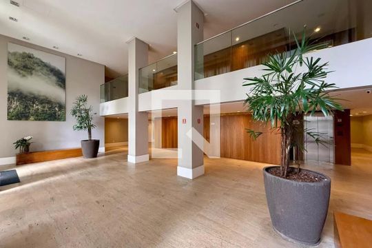 Venda de apartamento mobiliado no Brooklin com 3 suítes e churrasqueira no condomínio. — Hall Social