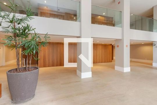Venda de apartamento mobiliado no Brooklin com 3 suítes e churrasqueira no condomínio. — Hall Social