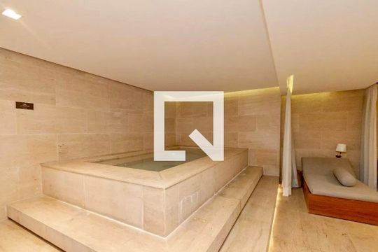 Venda de apartamento mobiliado no Brooklin com 3 suítes e churrasqueira no condomínio. — Spa