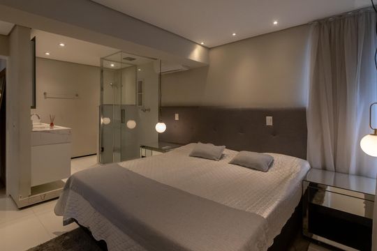 Compra apartamento mobiliado no Itaim Bibi, 2 quartos, piscina no condomínio. — Suíte 2
