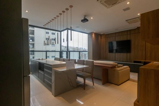 Compra apartamento mobiliado no Itaim Bibi, 2 quartos, piscina no condomínio. — foto 1