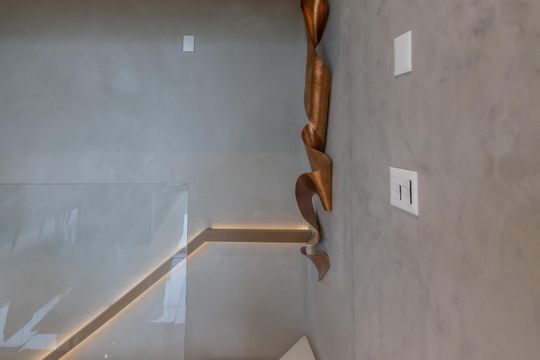 Compra apartamento mobiliado no Itaim Bibi, 2 quartos, piscina no condomínio. — Sala
