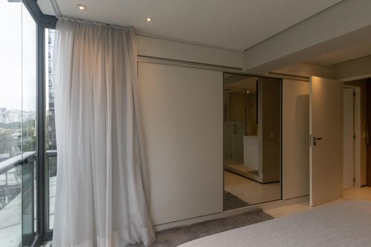 Compra apartamento mobiliado no Itaim Bibi, 2 quartos, piscina no condomínio. — Suíte 2