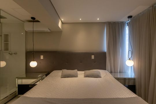 Compra apartamento mobiliado no Itaim Bibi, 2 quartos, piscina no condomínio. — Suíte 2