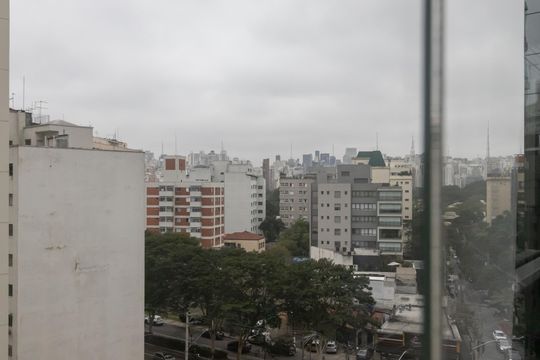 Compra apartamento mobiliado no Itaim Bibi, 2 quartos, piscina no condomínio. — Suíte 2