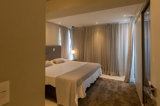Compra apartamento mobiliado no Itaim Bibi, 2 quartos, piscina no condomínio. — Suíte 2
