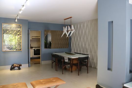 Venda: apartamento com 3 quartos, varanda e aceita pets. — Sala