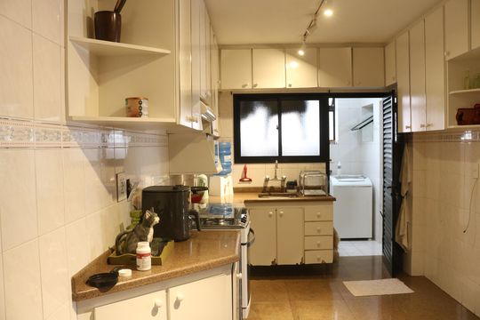 Venda: apartamento com 3 quartos, varanda e aceita pets. — Cozinha