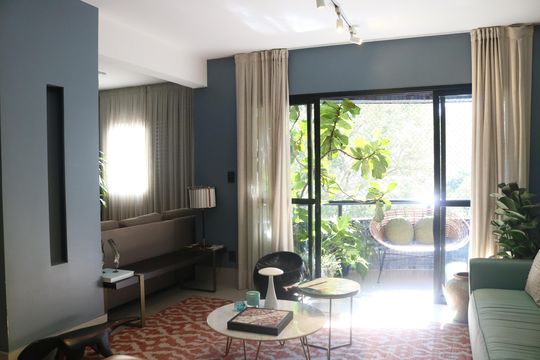 Venda: apartamento com 3 quartos, varanda e aceita pets. — Sala