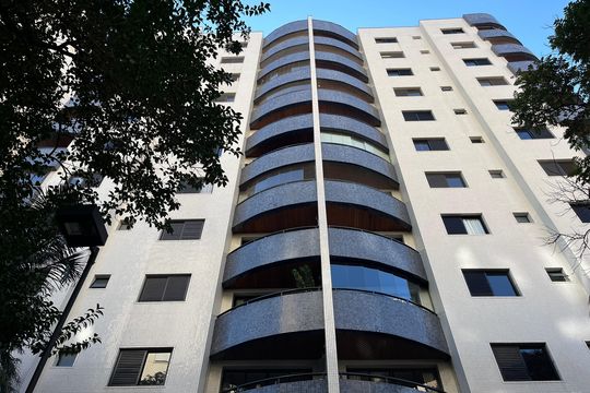 Venda: apartamento com 3 quartos, varanda e aceita pets. — Fachada do Prédio