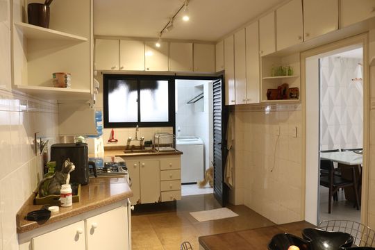 Venda: apartamento com 3 quartos, varanda e aceita pets. — Cozinha