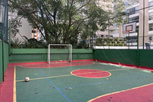 Venda: apartamento com 3 quartos, varanda e aceita pets. — Quadra Esportiva