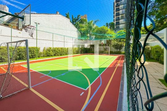 Comprar apartamento mobiliado com 3 quartos, closet e animais permitidos. — Quadra Esportiva