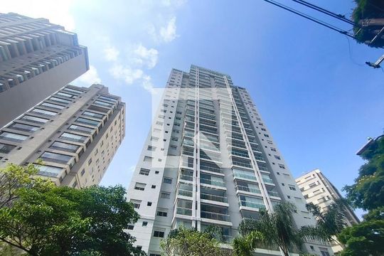Comprar apartamento mobiliado com 3 quartos, closet e animais permitidos. — Fachada