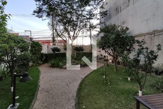 Apartamento mobiliado na Vila Leopoldina com 3 quartos e academia no condomínio. Ideal para comprar. — Espaço Pet