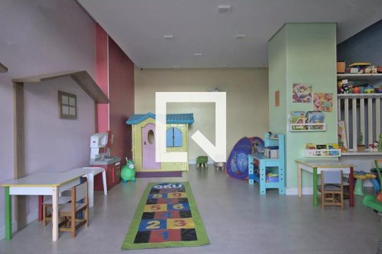 Apartamento mobiliado na Vila Leopoldina com 3 quartos e academia no condomínio. Ideal para comprar. — Brinquedoteca