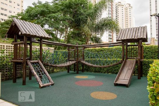 Apartamento mobiliado na Vila Leopoldina com 3 quartos e academia no condomínio. Ideal para comprar. — Playground
